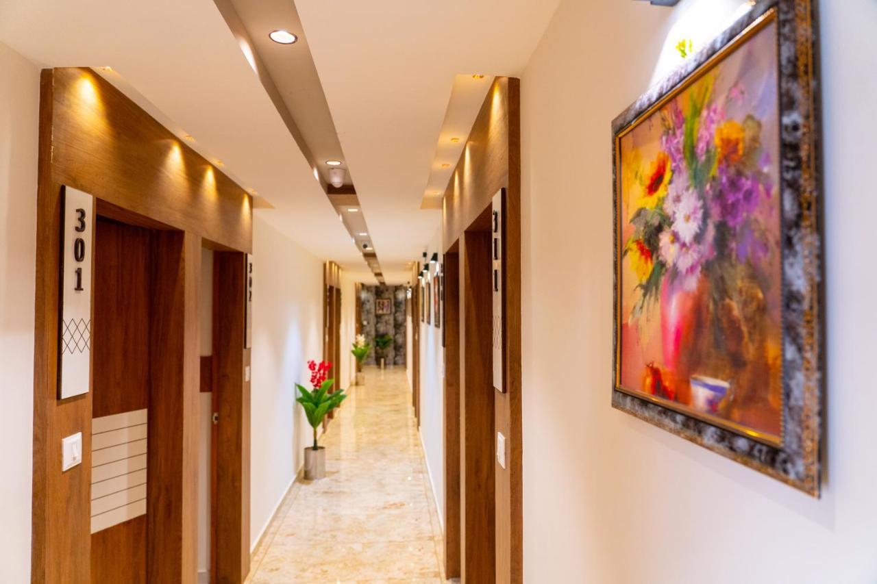 Hotel Lee Grand Ānand Extérieur photo