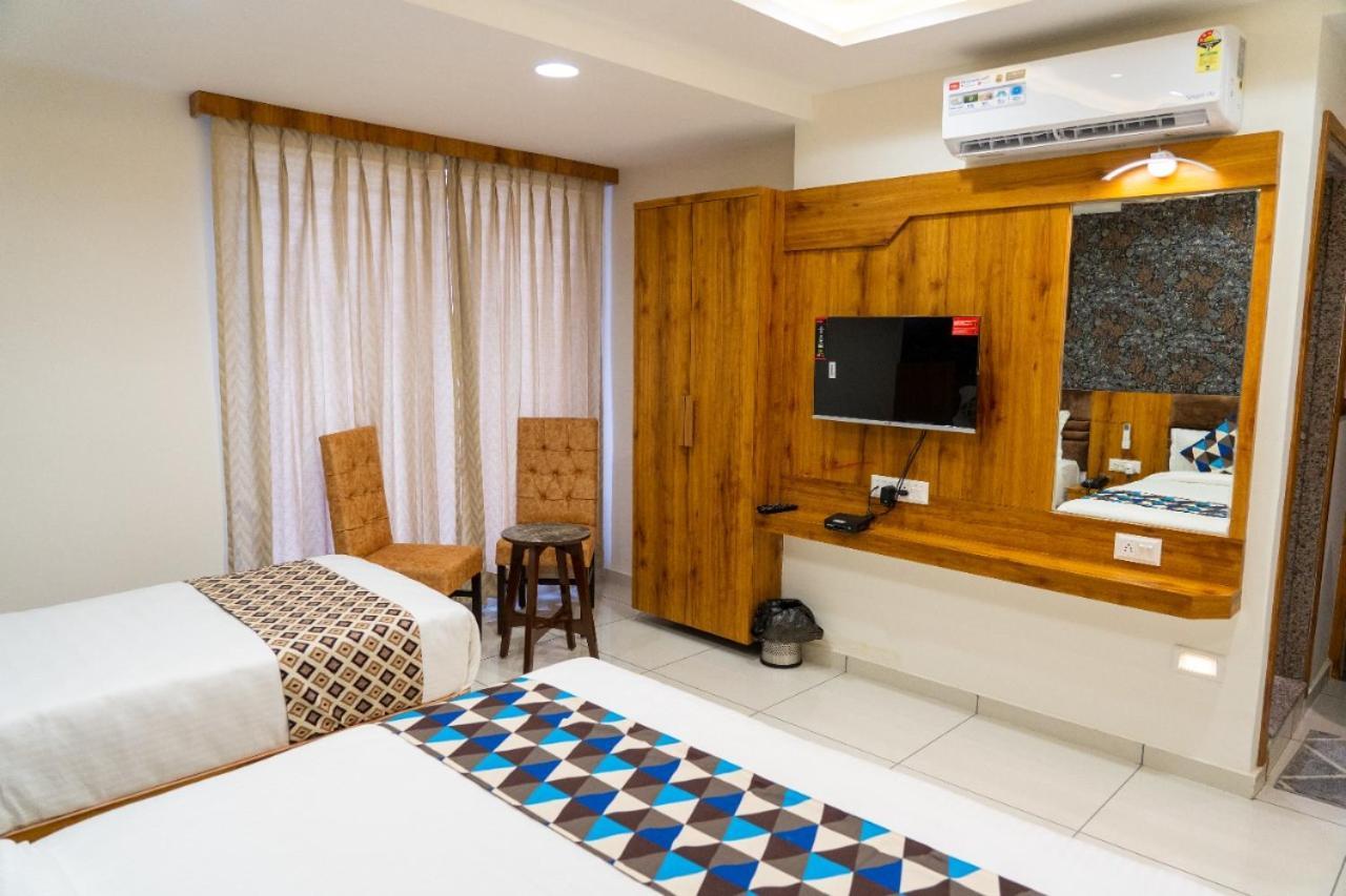 Hotel Lee Grand Ānand Extérieur photo