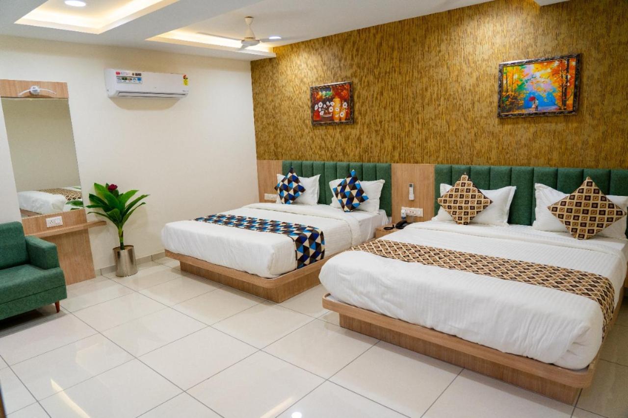 Hotel Lee Grand Ānand Extérieur photo
